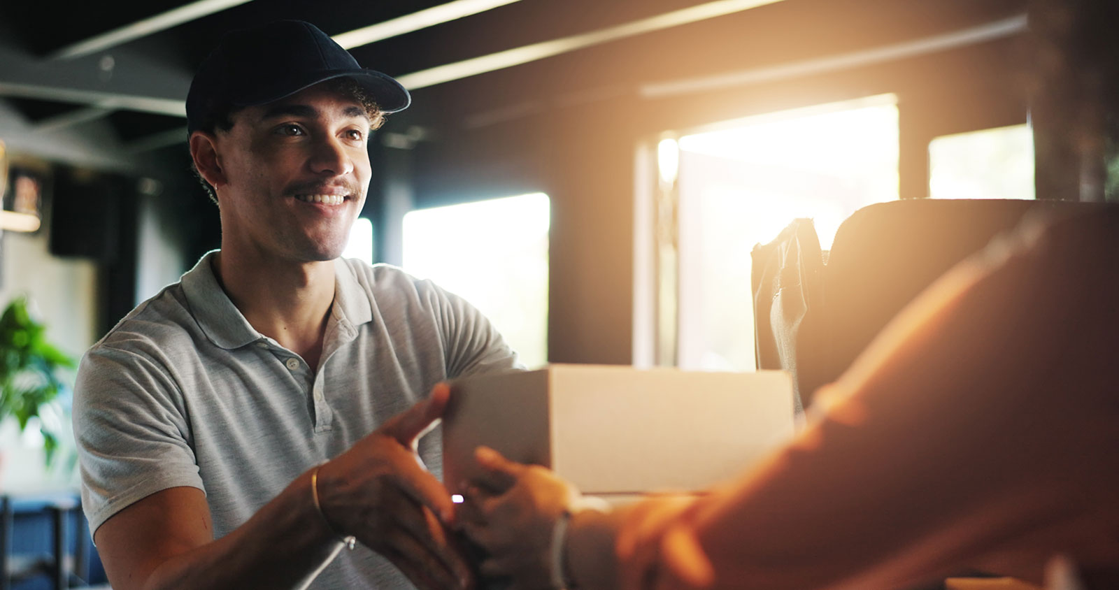 Uplata pazara za Glovo, Wolt i Car:Go dostavljače